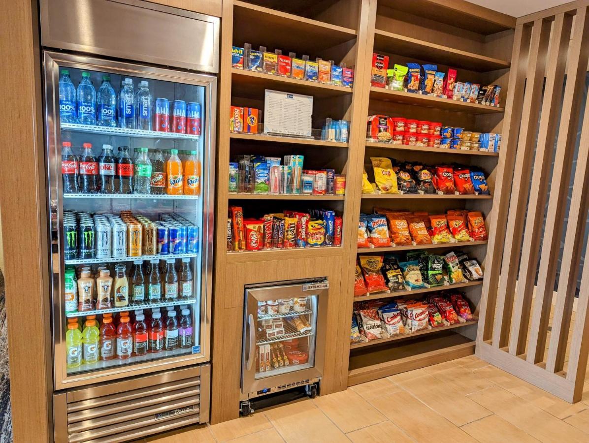 Holiday Inn Express Indianapolis Airport By Ihg Плейнфийлд Екстериор снимка