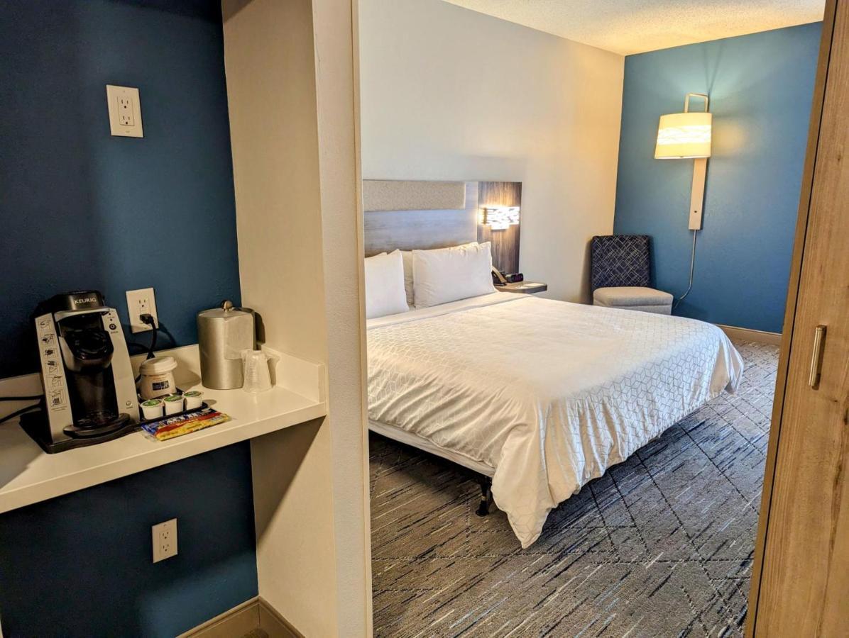 Holiday Inn Express Indianapolis Airport By Ihg Плейнфийлд Екстериор снимка