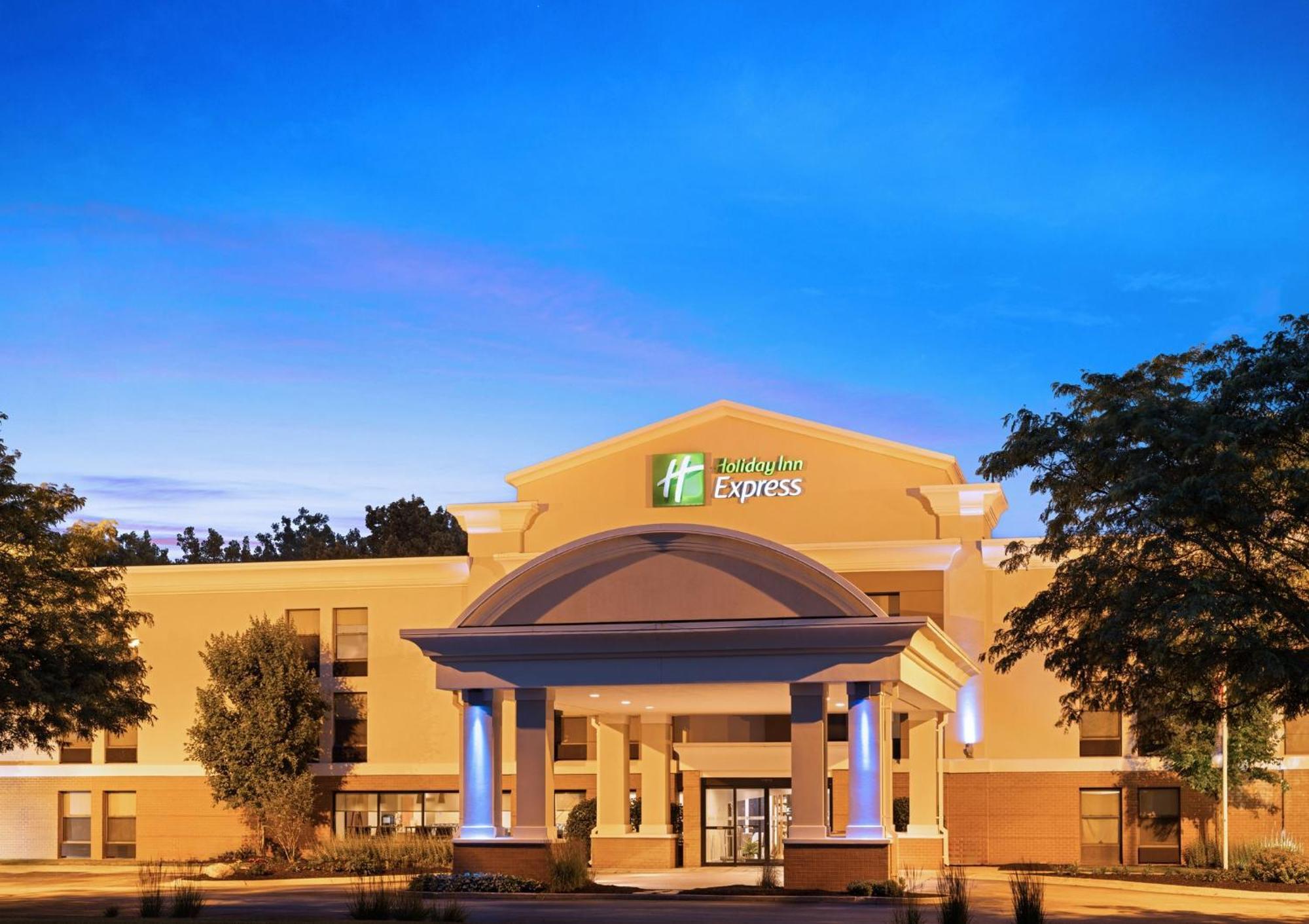 Holiday Inn Express Indianapolis Airport By Ihg Плейнфийлд Екстериор снимка