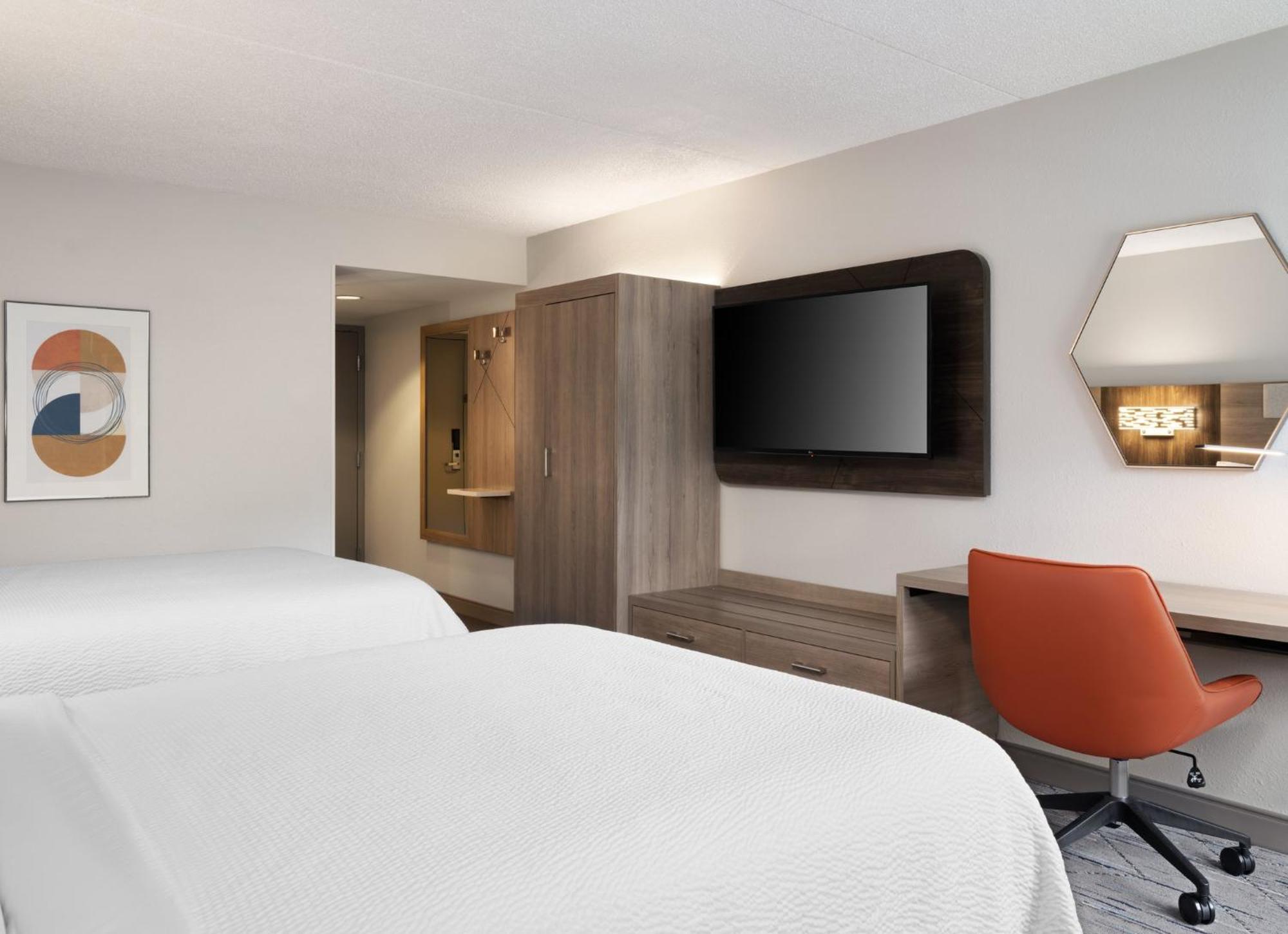 Holiday Inn Express Indianapolis Airport By Ihg Плейнфийлд Екстериор снимка