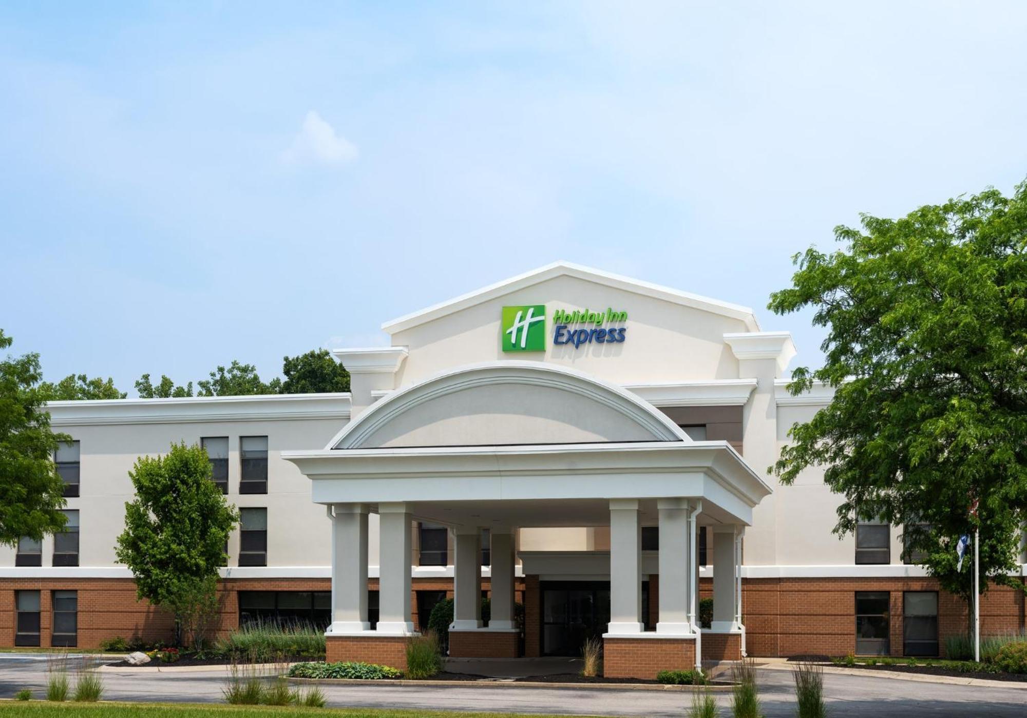 Holiday Inn Express Indianapolis Airport By Ihg Плейнфийлд Екстериор снимка