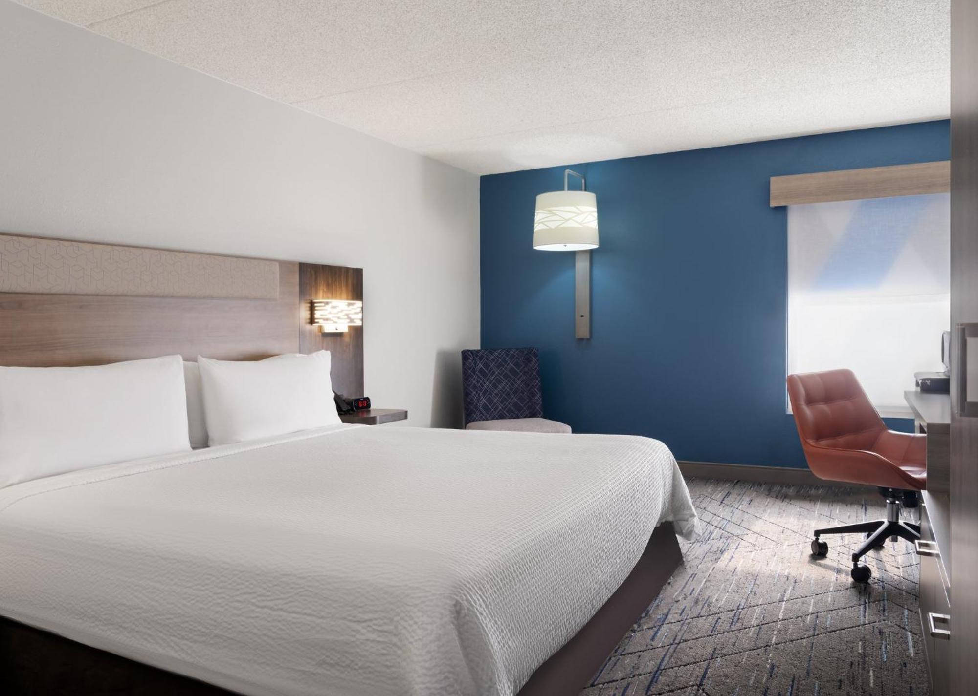 Holiday Inn Express Indianapolis Airport By Ihg Плейнфийлд Екстериор снимка