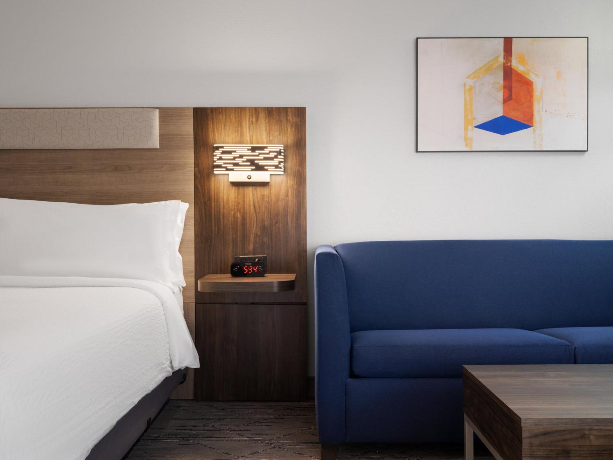 Holiday Inn Express Indianapolis Airport By Ihg Плейнфийлд Екстериор снимка